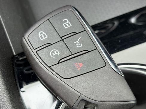 Used 2024 Chevrolet Blazer EV LT AWD/4WD image 25