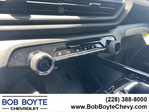 New 2025 Chevrolet Silverado EV LT image 12