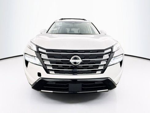 New 2026 Nissan Rogue Platinum image 2