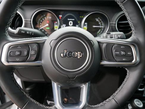 Used 2023 Jeep Wrangler Unlimited Sahara w/ Cold Weather Group AWD/4WD image 18