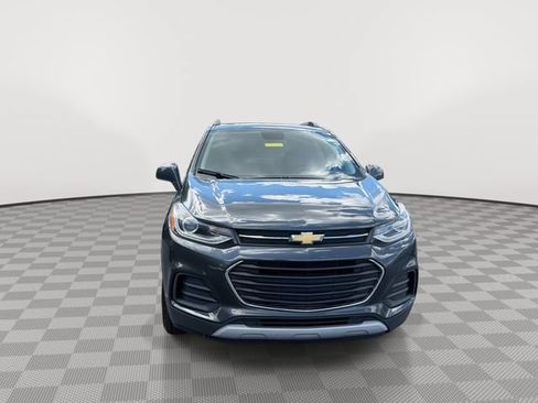 Certified 2018 Chevrolet Trax LT w/ Sun & Sound Package FWD image 3