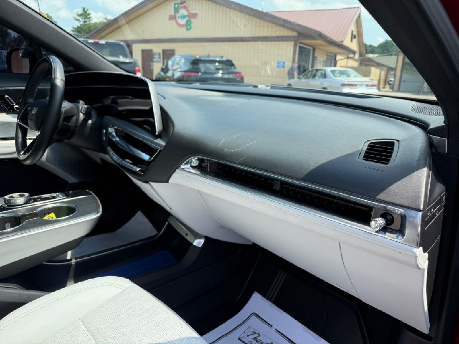 Used 2024 Cadillac Lyriq Sport AWD/4WD image 25