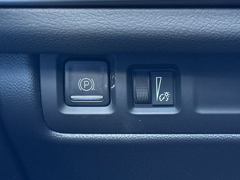 Used 2024 Cadillac XT4 Sport image 31