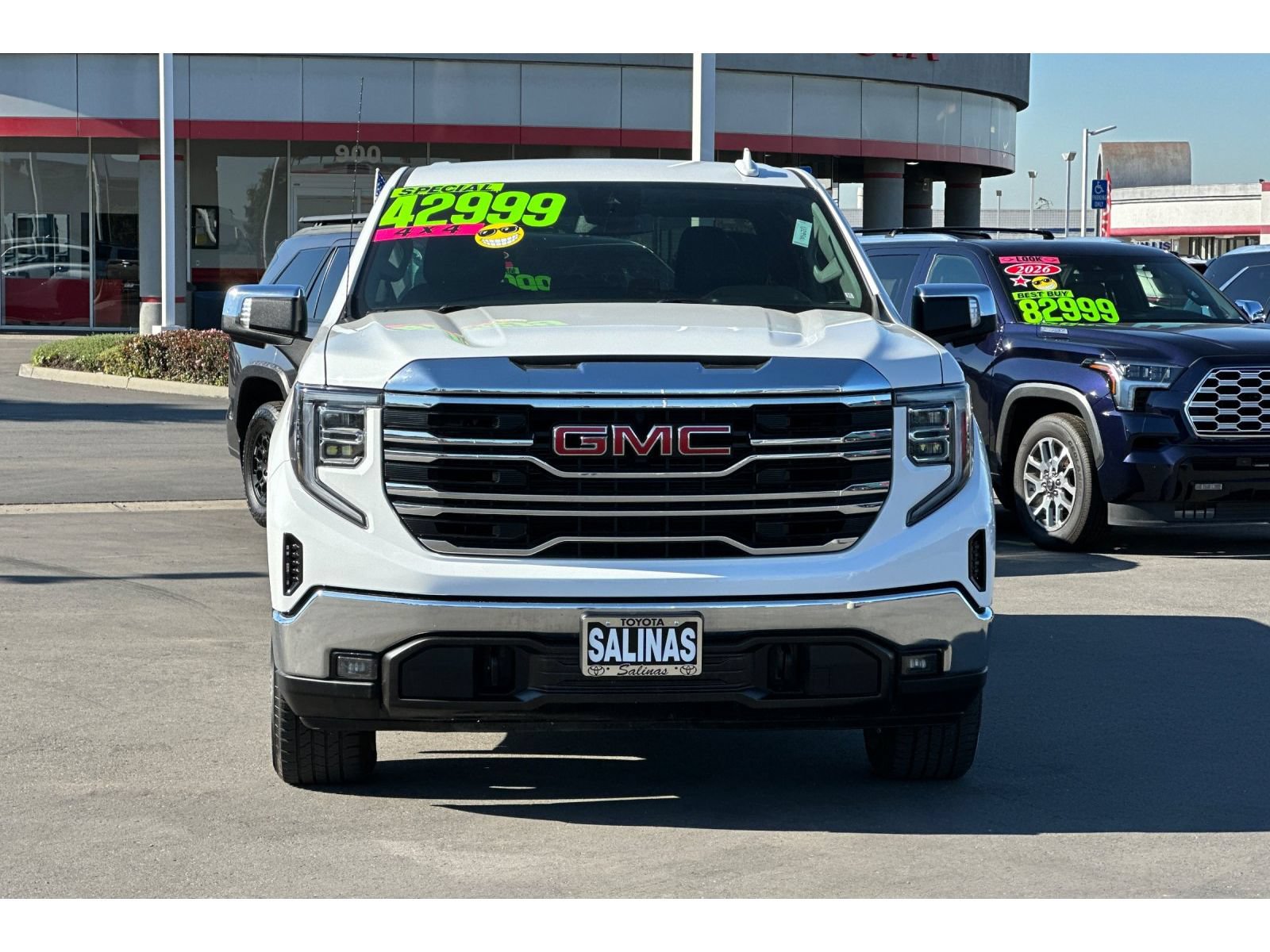 Used 2025 GMC Sierra 1500 SLT AWD/4WD image 9