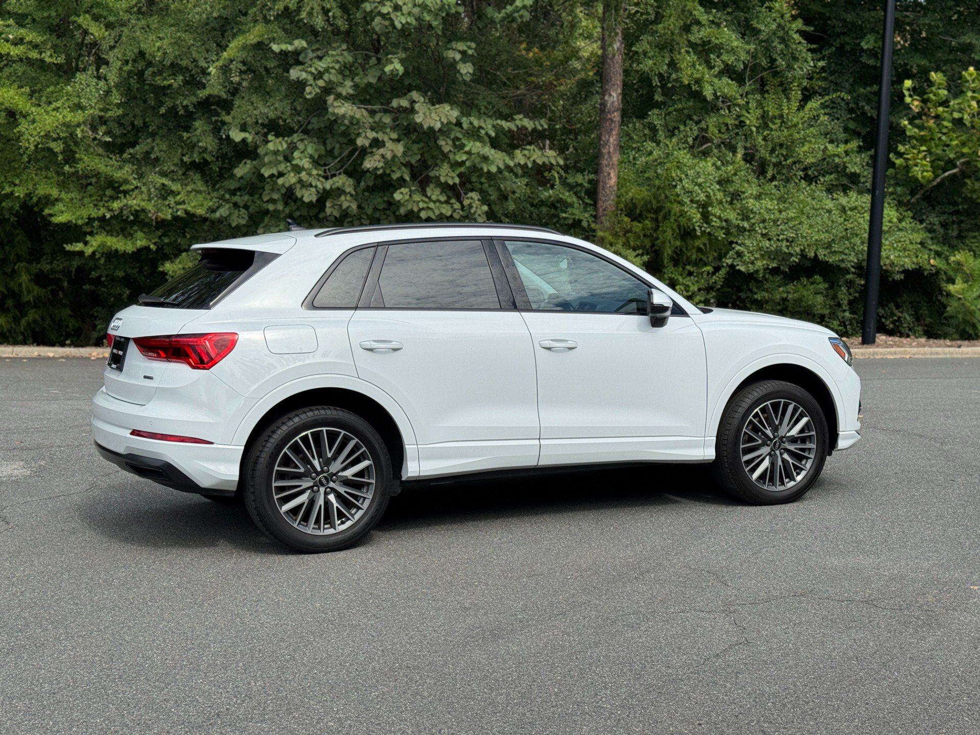 Used 2023 Audi Q3 2.0T Premium w/ Convenience Package AWD/4WD image 13