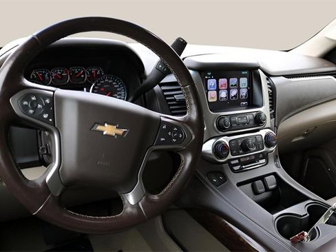 Used 2019 Chevrolet Tahoe LT w/ Luxury Package image 13