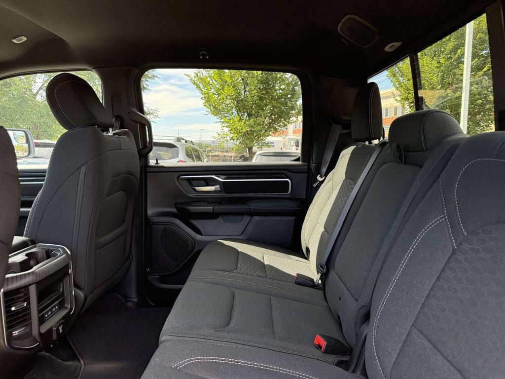 New 2027 RAM 1500 4x4 Crew Cab image 15