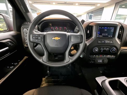 Used 2025 Chevrolet Silverado 1500 W/T w/ Z71 Off-Road Package image 6