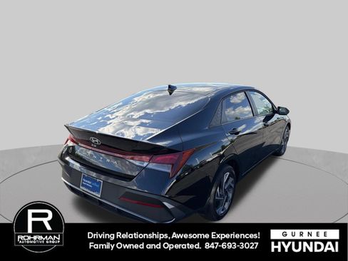 Used 2025 Hyundai Elantra Sport FWD image 10