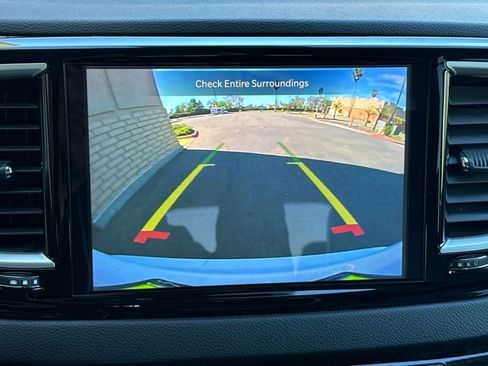 Used 2024 Chrysler Pacifica Touring-L FWD image 30