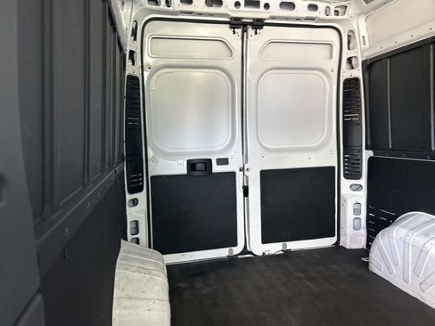 Used 2025 RAM ProMaster 2500 w/ Convenience Group FWD image 31