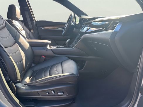 Certified 2025 Cadillac XT6 Premium Luxury w/ Platinum Package image 22