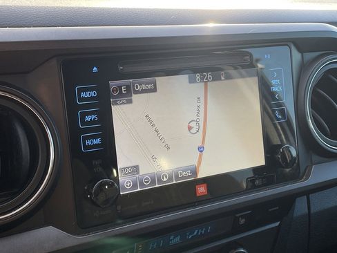 Used 2017 Toyota Tacoma SR image 14