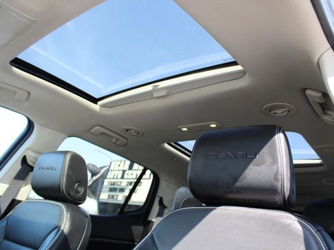 Used 2023 GMC Acadia Denali w/ Denali Ultimate Package image 21