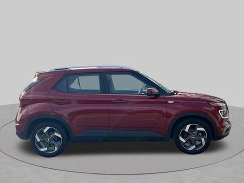 Used 2025 Hyundai Venue Limited FWD image 6