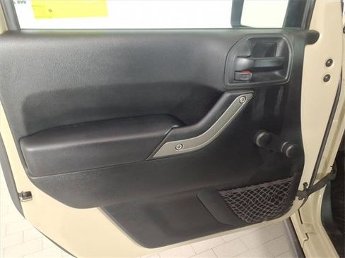 Used 2018 Jeep Wrangler Unlimited Sport image 9