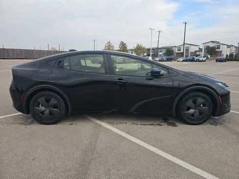 Used 2024 Toyota Prius LE image 4