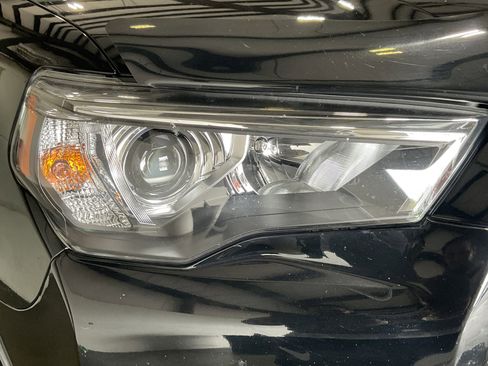 Used 2023 Toyota 4Runner Limited AWD/4WD image 9