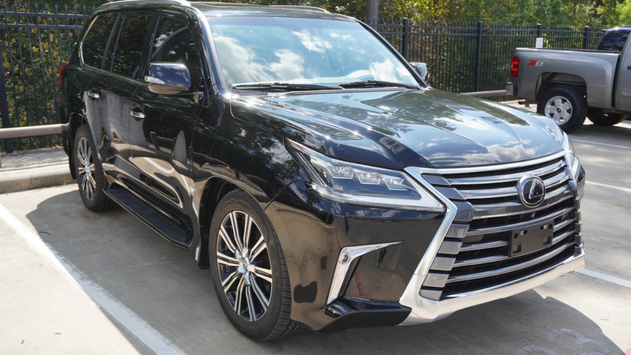 Used 2021 Lexus LX 570 4WD w/ Luxury Package image 3