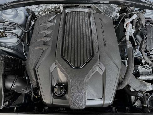 Certified 2025 Porsche Macan image 31