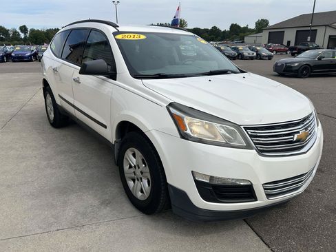Used 2013 Chevrolet Traverse LS FWD image 3