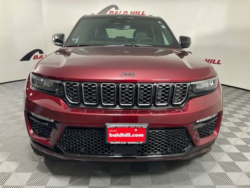 New 2025 Jeep Grand Cherokee Summit image 2