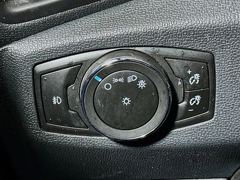 Used 2019 Ford EcoSport SE w/ SE Convenience Package image 10