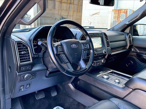 Used 2018 Ford Expedition Limited image 17