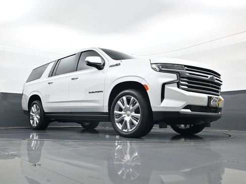 Used 2024 Chevrolet Suburban High Country AWD/4WD image 24