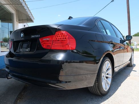 Used 2011 BMW 328i xDrive Sedan AWD/4WD image 8