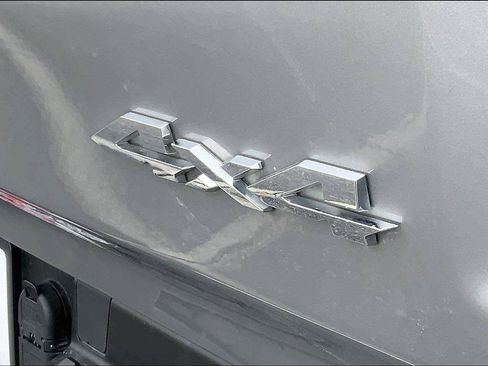 Used 2024 RAM 1500 Laramie AWD/4WD image 8