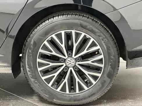 Used 2020 Volkswagen Jetta SE w/ SE Cold Weather Package FWD image 24