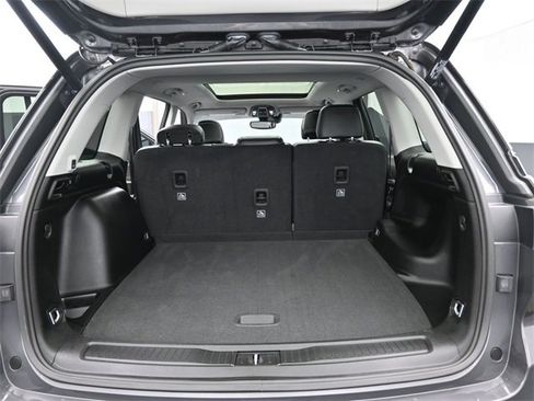 Used 2024 Jeep Grand Cherokee Limited w/ Black Appearance Package image 24