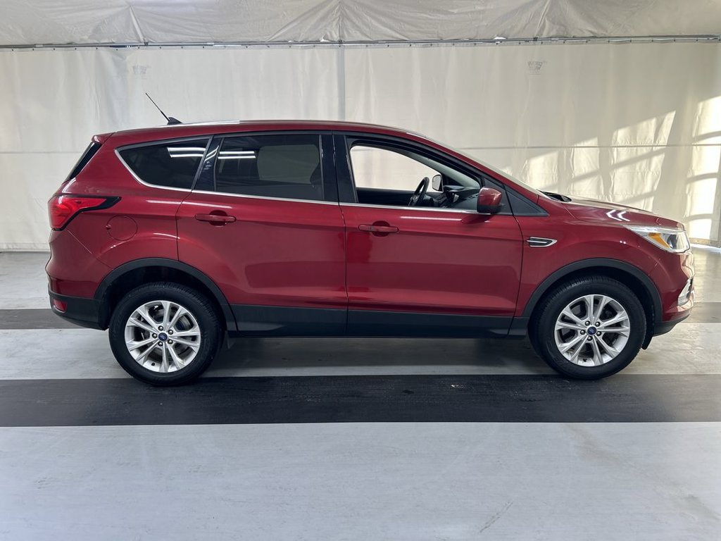 Used 2019 Ford Escape SE AWD/4WD image 2