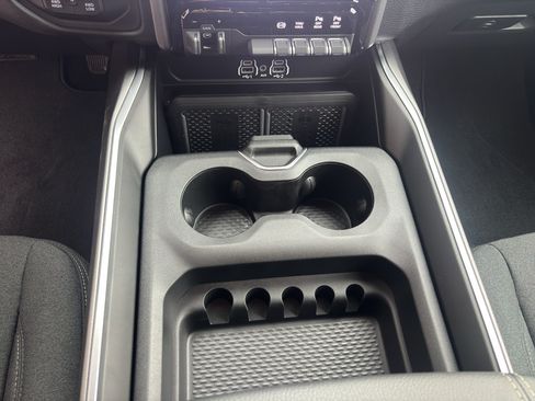 New 2026 RAM 2500 Big Horn AWD/4WD image 16