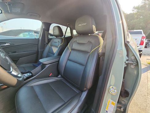 Used 2025 Chevrolet Trax ACTIV w/ Driver Confidence Package FWD image 18