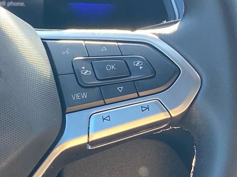 Certified 2023 Volkswagen Tiguan SE w/ Panoramic Sunroof Package image 6