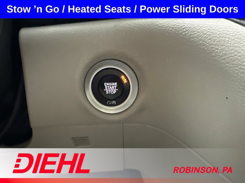 Used 2024 Chrysler Pacifica Touring-L FWD image 32
