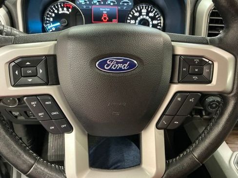 Used 2019 Ford F150 Lariat w/ Equipment Group 502A Luxury AWD/4WD image 31