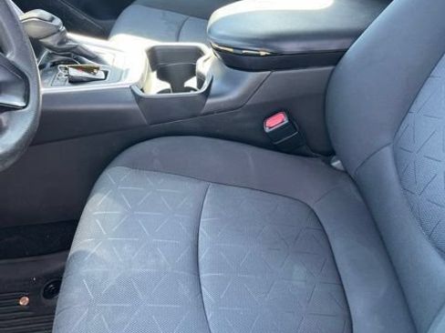 Used 2020 Toyota RAV4 XLE w/ Carpet Mat Package FWD image 12