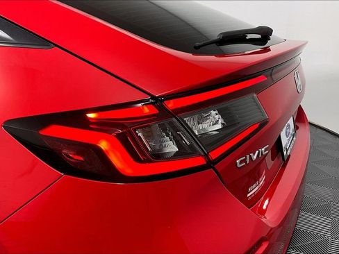 Used 2023 Honda Civic Sport image 29