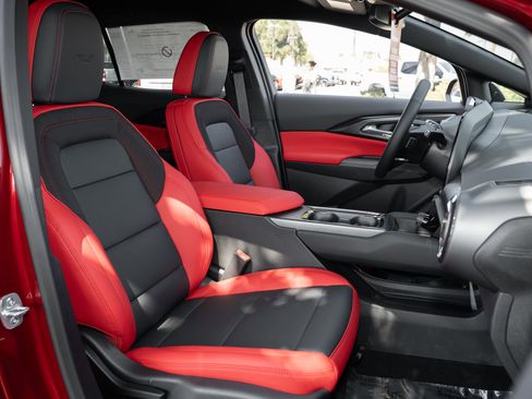 New 2026 Chevrolet Equinox EV RS image 37