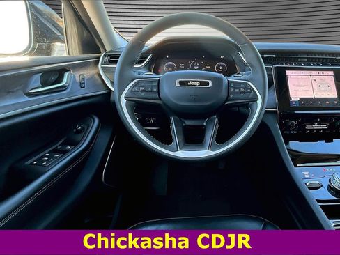 Used 2022 Jeep Grand Cherokee L Limited image 8