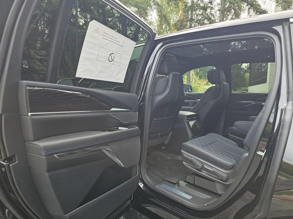 New 2026 Cadillac Escalade IQ Luxury 1 w/ LPO, Floor Liner Package AWD/4WD image 18