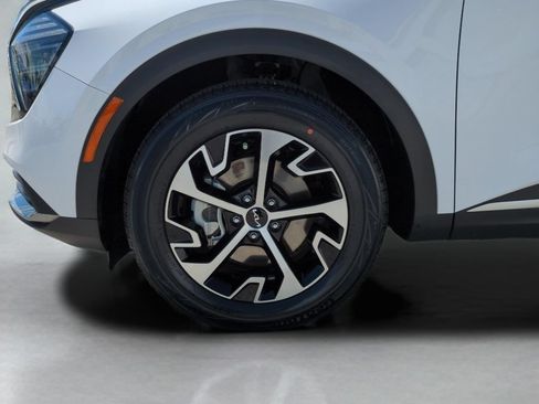 Used 2024 Kia Sportage EX FWD image 26