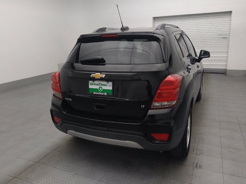 Used 2017 Chevrolet Trax LT w/ LT Convenience Package FWD image 7