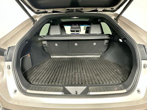 Used 2024 Toyota Venza Limited image 28