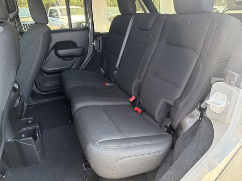 Used 2022 Jeep Wrangler Unlimited Sport image 24