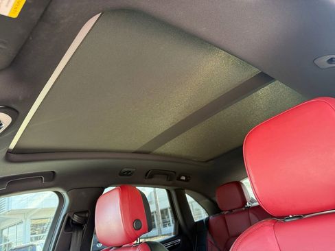 Used 2021 Porsche Macan image 15