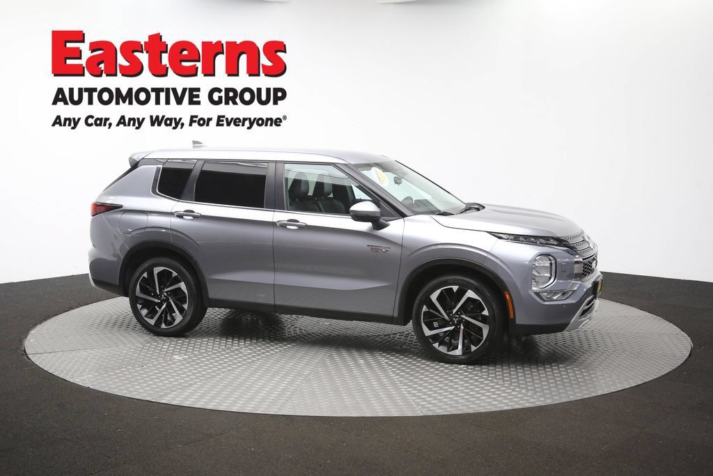 Used 2023 Mitsubishi Outlander SE AWD/4WD image 49